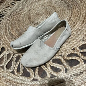 Toms Original Shoes Womens 8 Casual Slip On Sneakers Tan Fabric Closed Toe